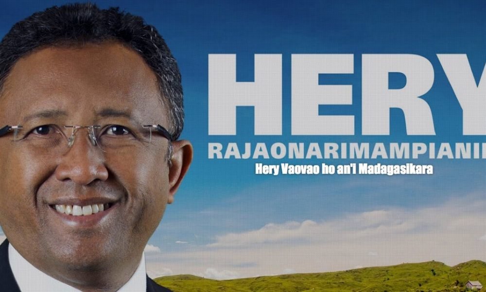 Affiche de propagande du candidat Hery RAJAONARIMAMPIANINA