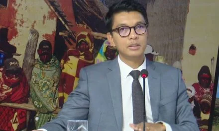 Covid-19 : HISTORIQUE !  Madagascar se lance dans la production à grande échelle du médicament qui guérit du virus